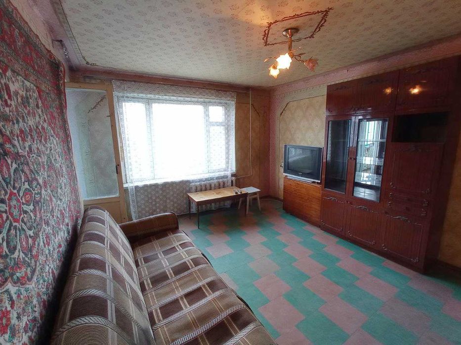 Продам 2-к квартиру в обжитому районі, вул. Квартальна 19, 12 Квартал