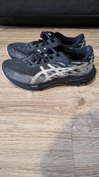 DYNABLAST ASICS 3 meskie, rozmiar 42.5, czarne, uzywane