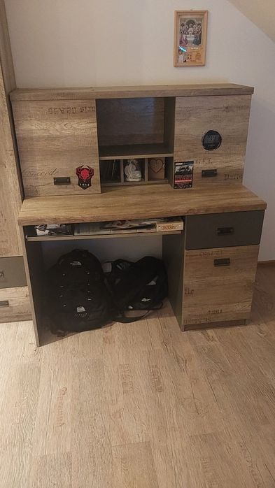 Biurko z  szafką