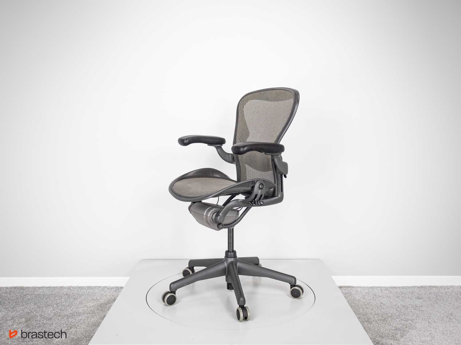 Fotel biurowy obrotowy Herman Miller Classic Aeron rozmiar B