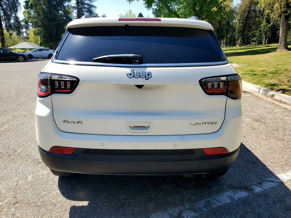 Jeep Compass      2021