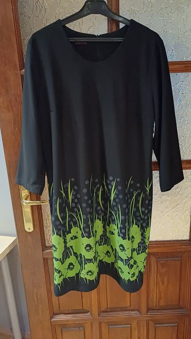 Sukienka wizytowa czarna XXXL.
