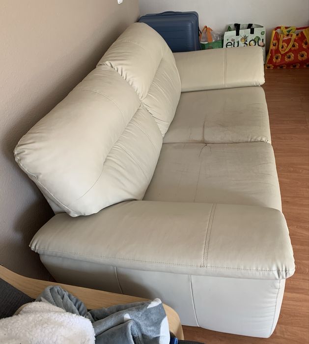 Sofá 2/3 lugares — super confortável — estrutura impecável