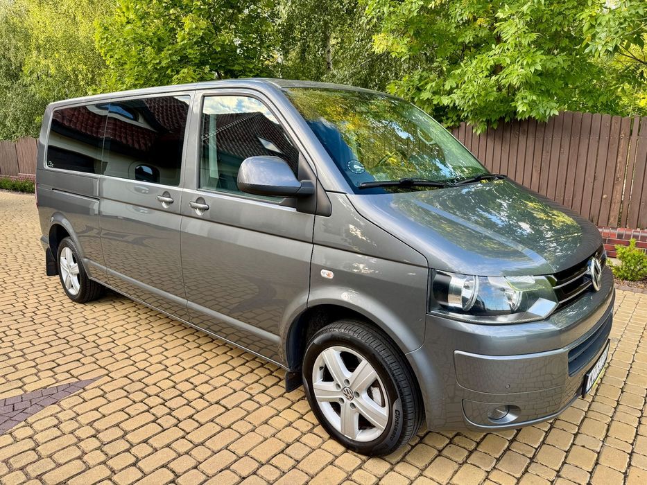 Volkswagen Multivan Auto bezwypadkowe , z pełna książka serwisowa z ASO