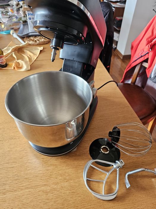 Batedeira eletrica hoffen poucas vezes usada