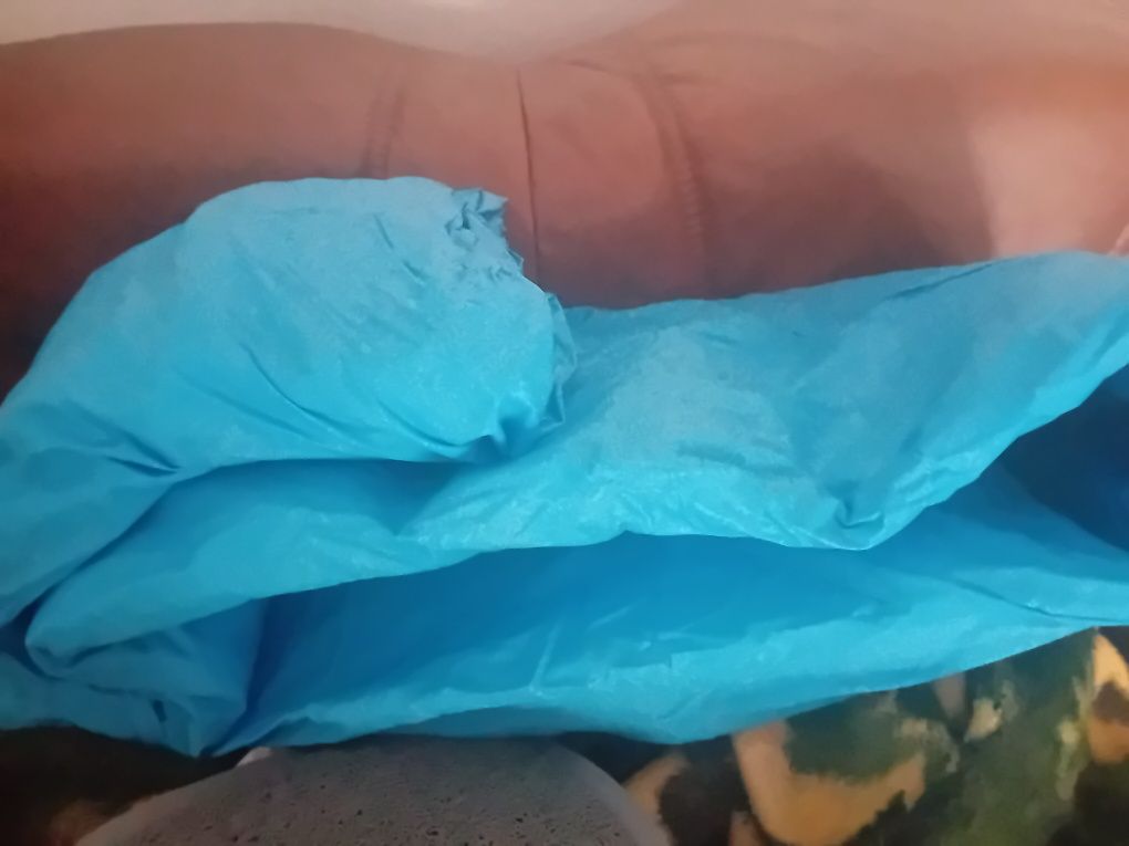 Vende se piscina nova.