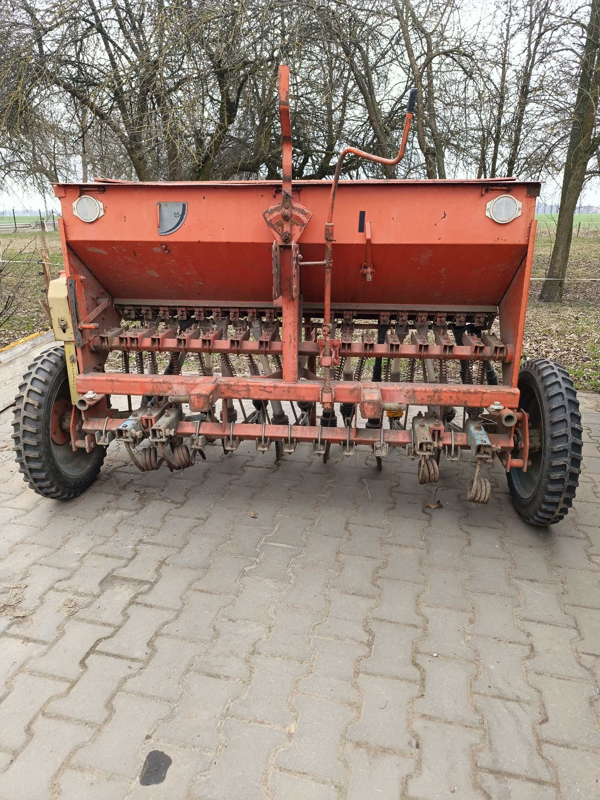 Siewnik Rol-Masz , 2 m , duża skrzynia