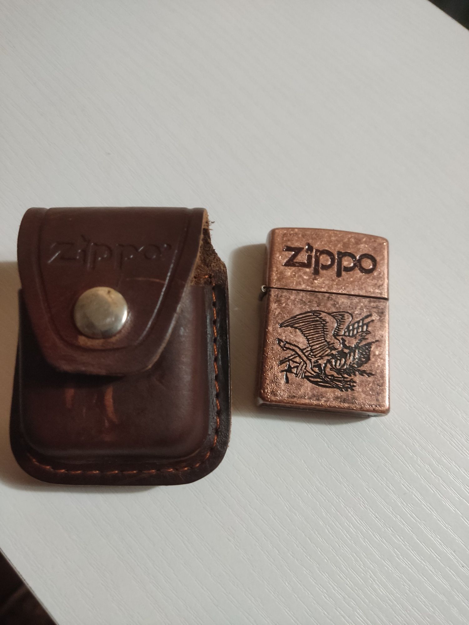 Продам зажигалку Zippo