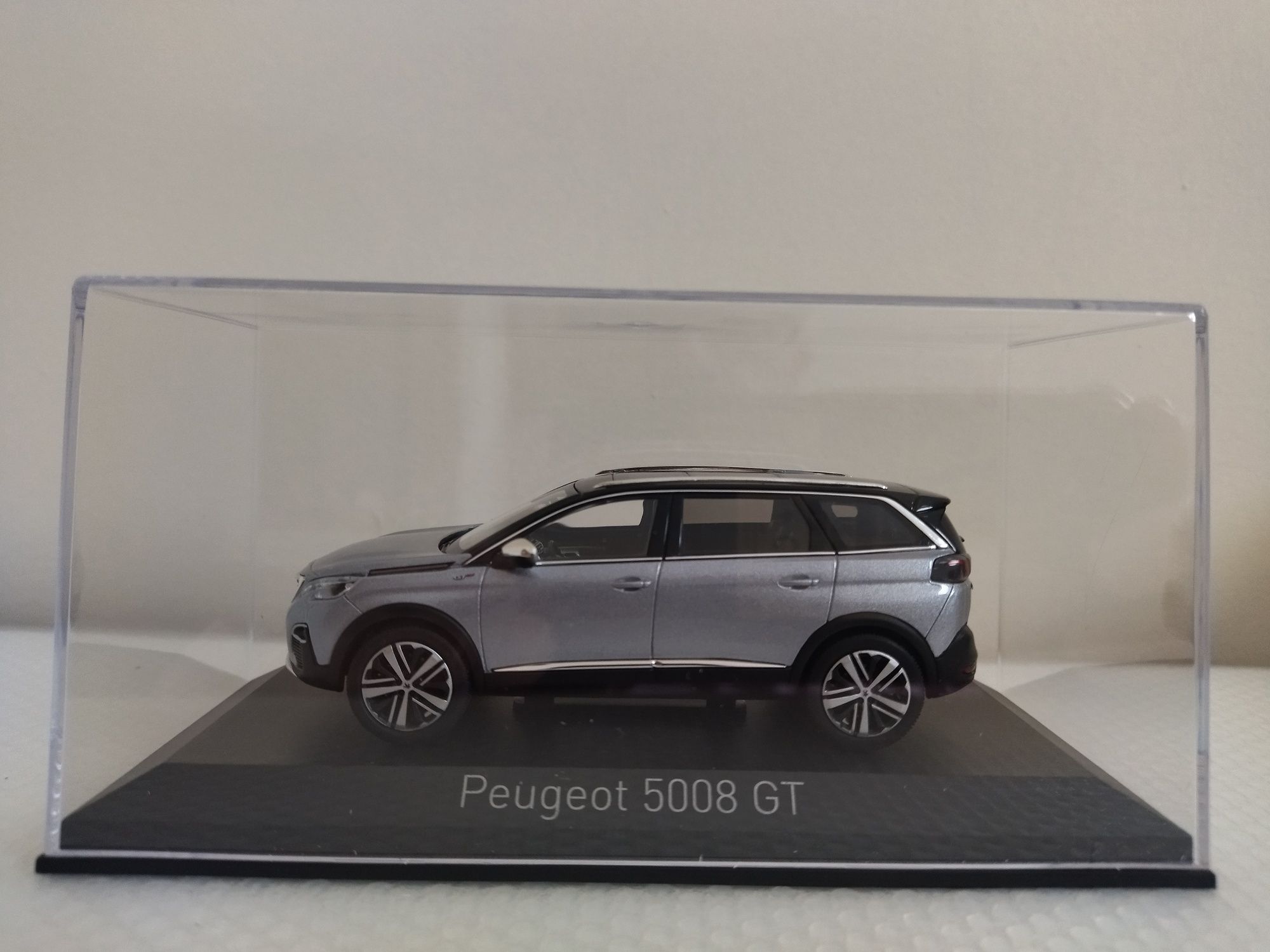 Miniatura Peugeot 5008 GT 1/43 Nova