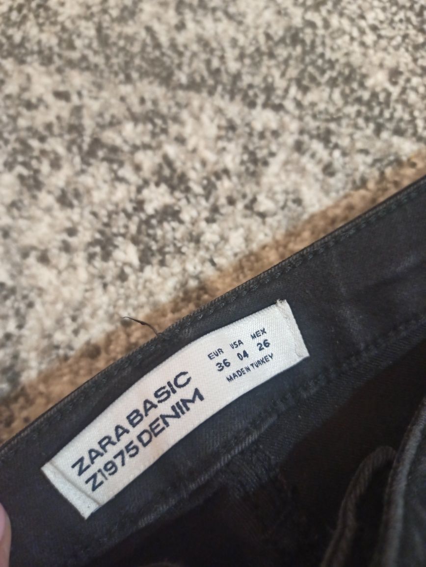 Czarne spodnie rurki Zara z suwakami, rozmiar 36 S