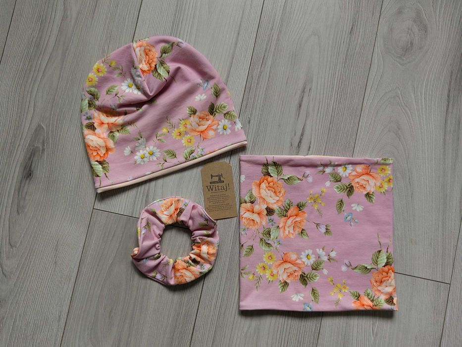 Komplet czapka i komin plus gumka kwiaty na obwód 49/51 cm, ok 3/5 lat