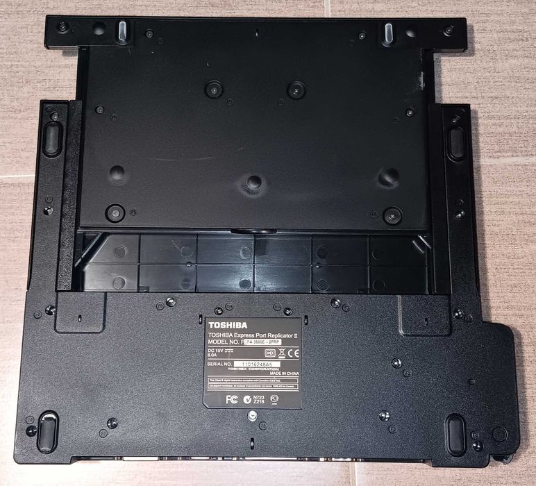 Docking Station Toshiba PA3680E-2PRP Tecra