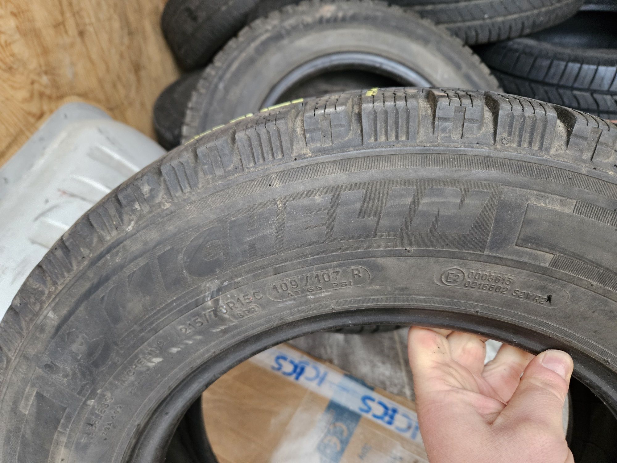 Opony Zimowe Michelin Agilis 215.70.15C