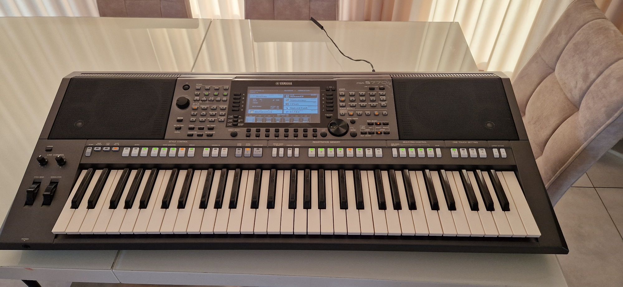 Yamaha PSR s770  z pakietem Styli