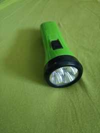 Zielona latarka.