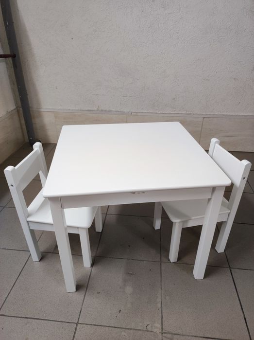 Stolik + 2 krzesełka