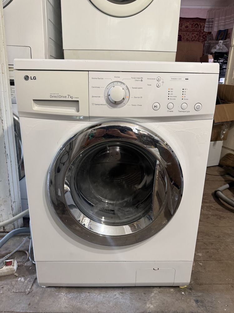Продам пральну машинку LG DirectDrive в гарному стані на 7кг
