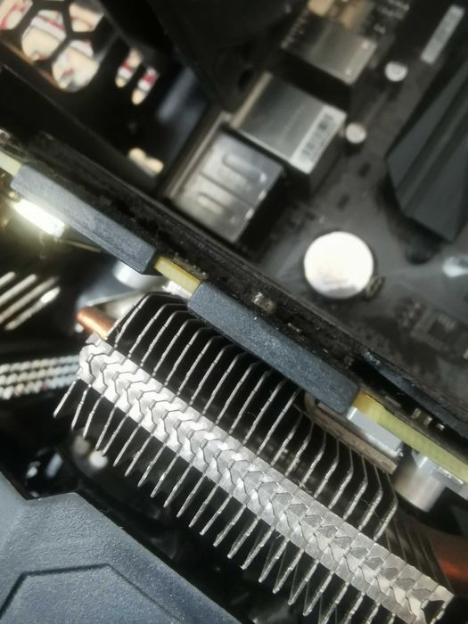 Komputer stacjonarny GTX1070/AMD Ryzen 5 2600/16GB RAM