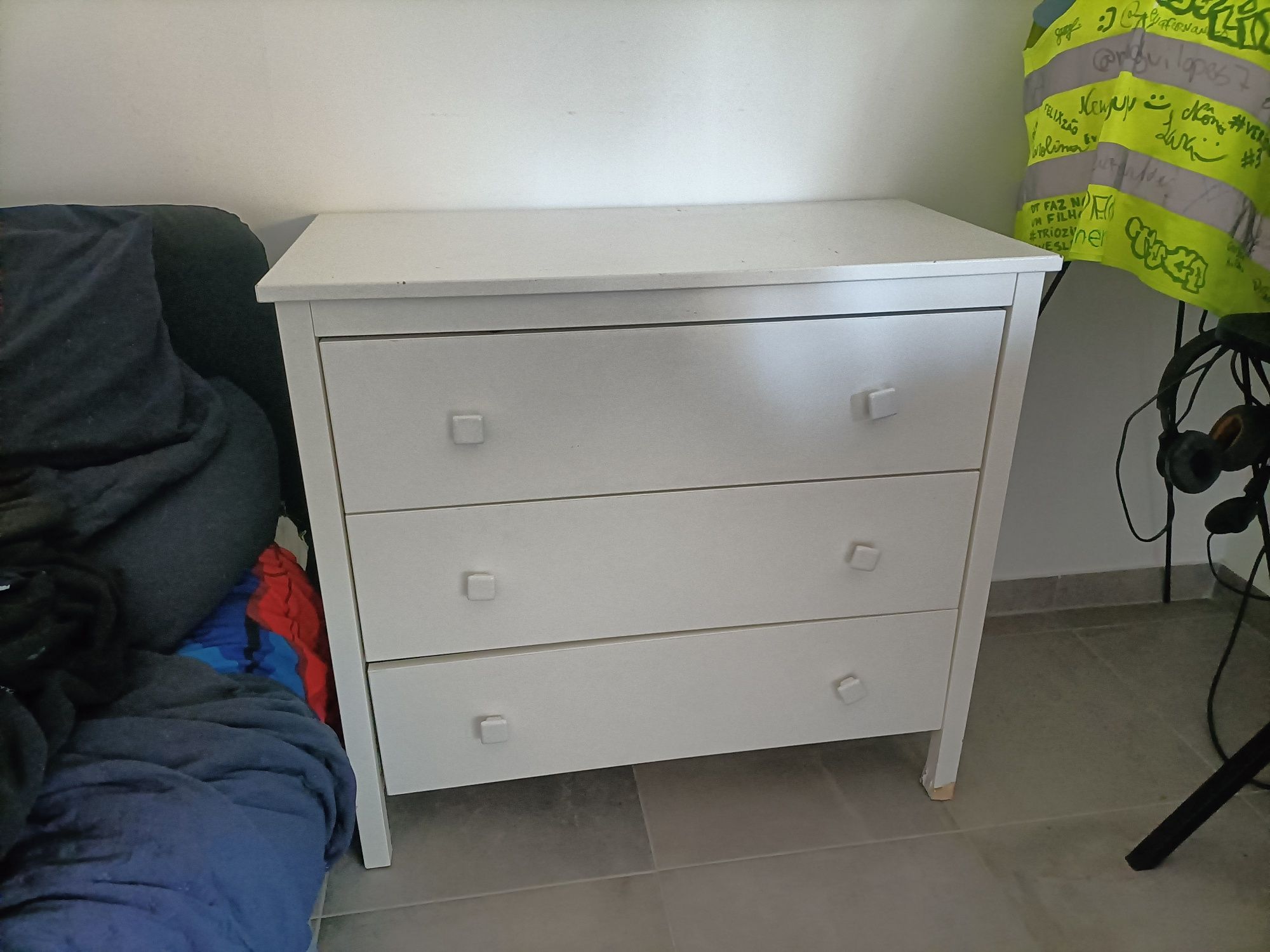 Cómoda IKEA 3 gavetas