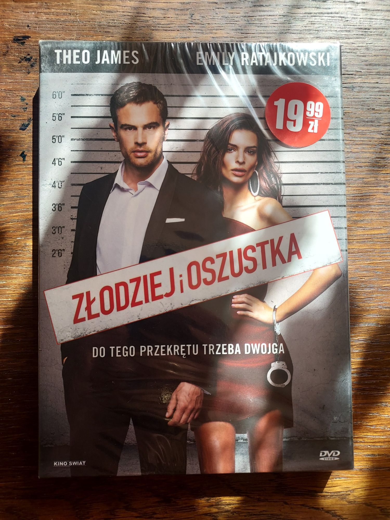 Złodziej i oszustka kryminał Emily Ratajkowski