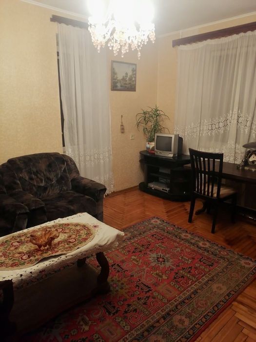 Здається 2 кімнатна квартира вул.Київська