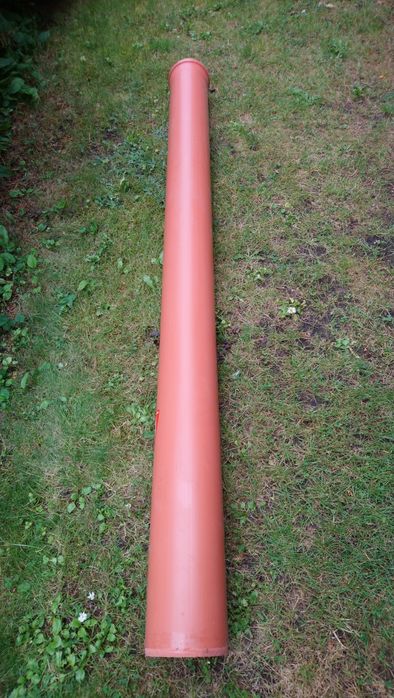Rura kanalizacyjna fi 160 mm - długość 2 m i inne kształtki.