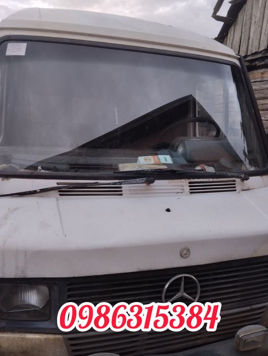 Mercedes 208 (1993 р.)