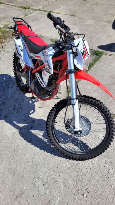 Cross Defender 250cc stan bdb 300km przebieg