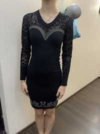 Елегантна сукня чорного кольору, розмір S/M у чудовому стані