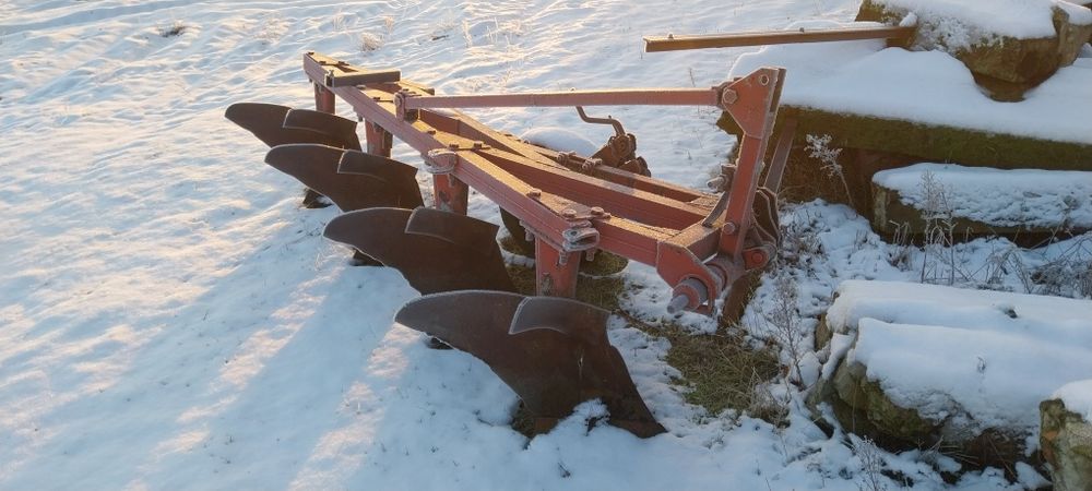 Pług cztero skibowy