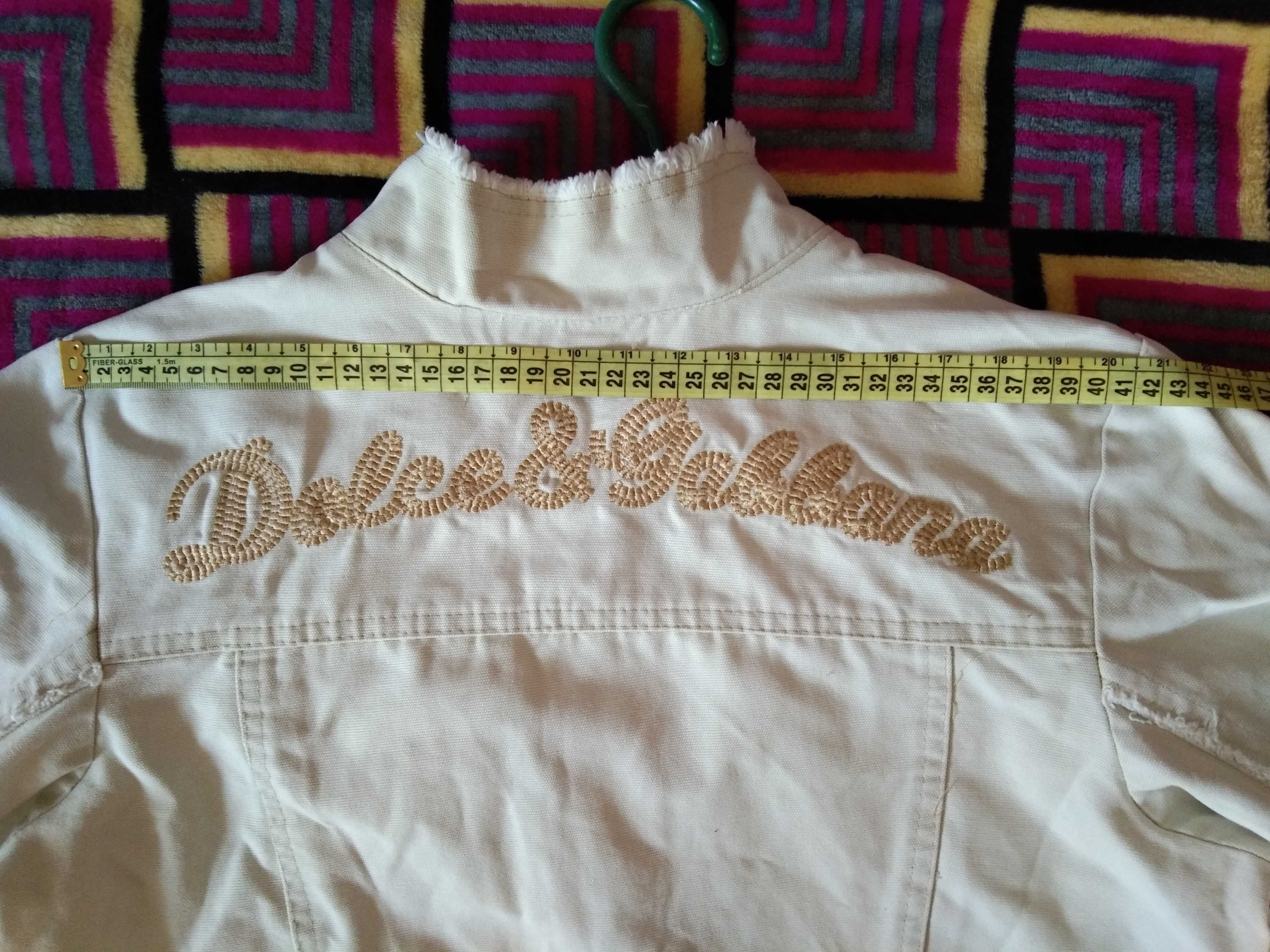 Куртка джинсовая бежевая Dolce Gabbana б/у, р. 46-48