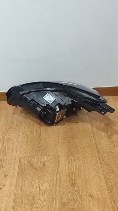 Farol Ótica Óptica Led Direita Nova e Original Renault Captur II