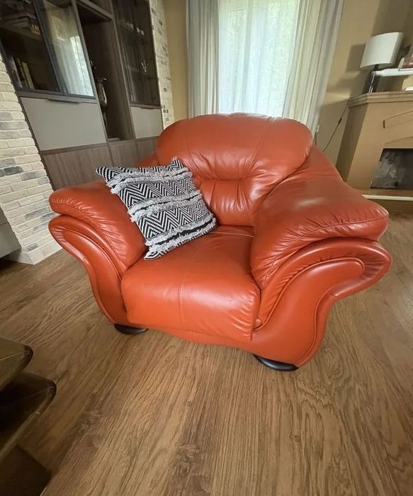 Продам угловой кожаный диван