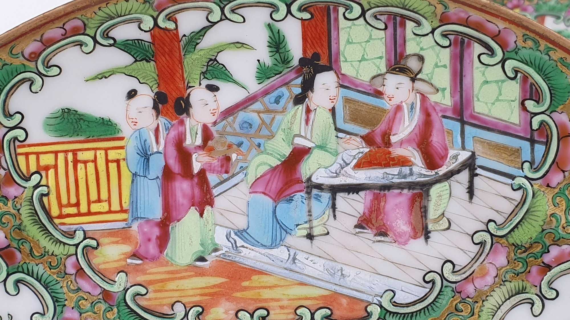 Par pratos de porcelana chinesa Qianlong (1736 a 1795)