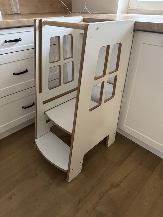 Kitchen helper tuptiwood
