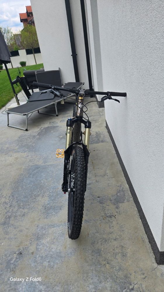 Specialized demo 8