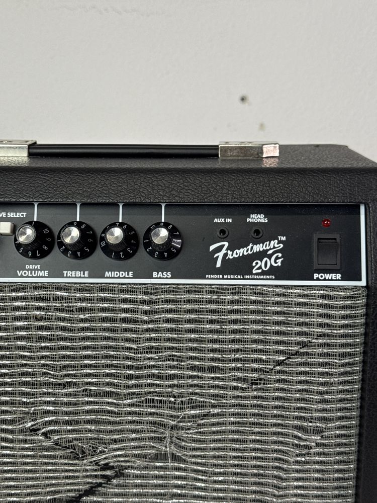 Fender Frontman 20G avariado