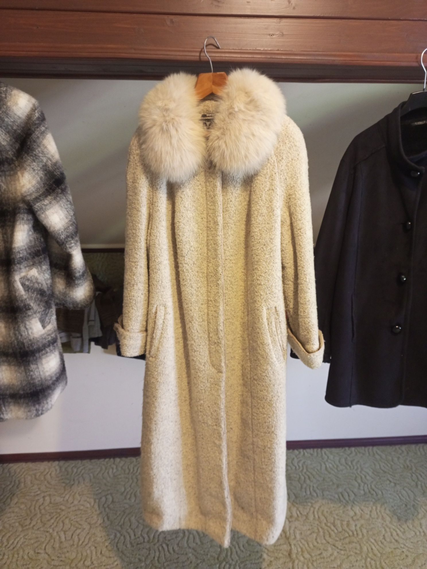 Куртки жіночі розмір L - XXL