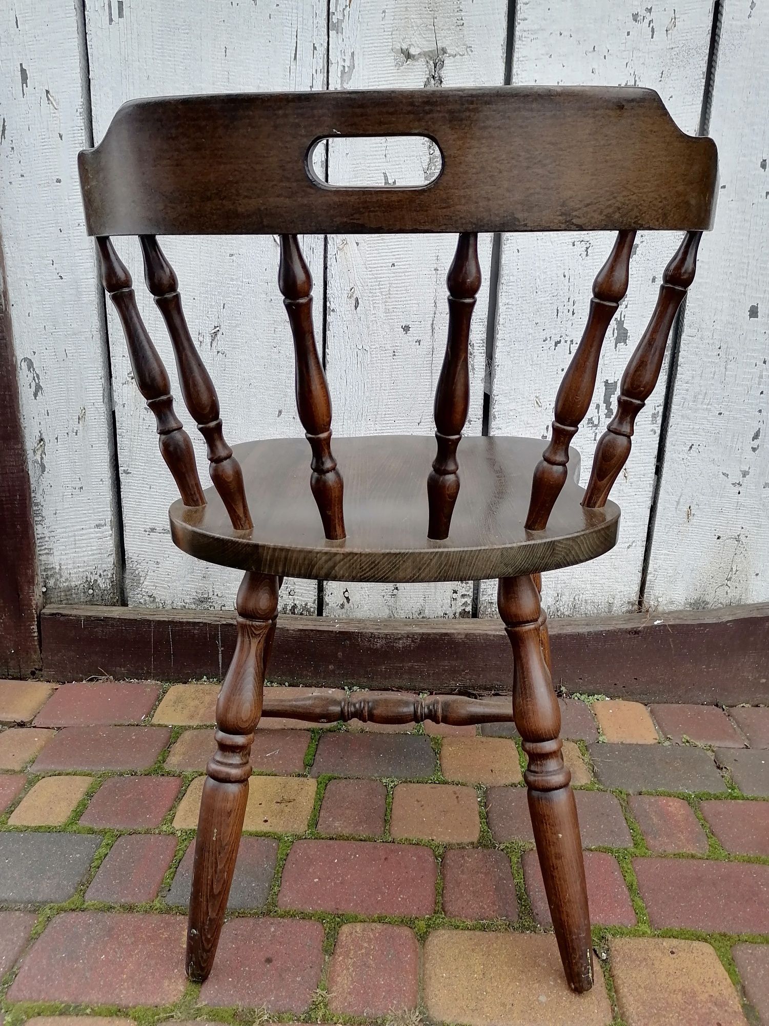 krzesła patyczki cafe