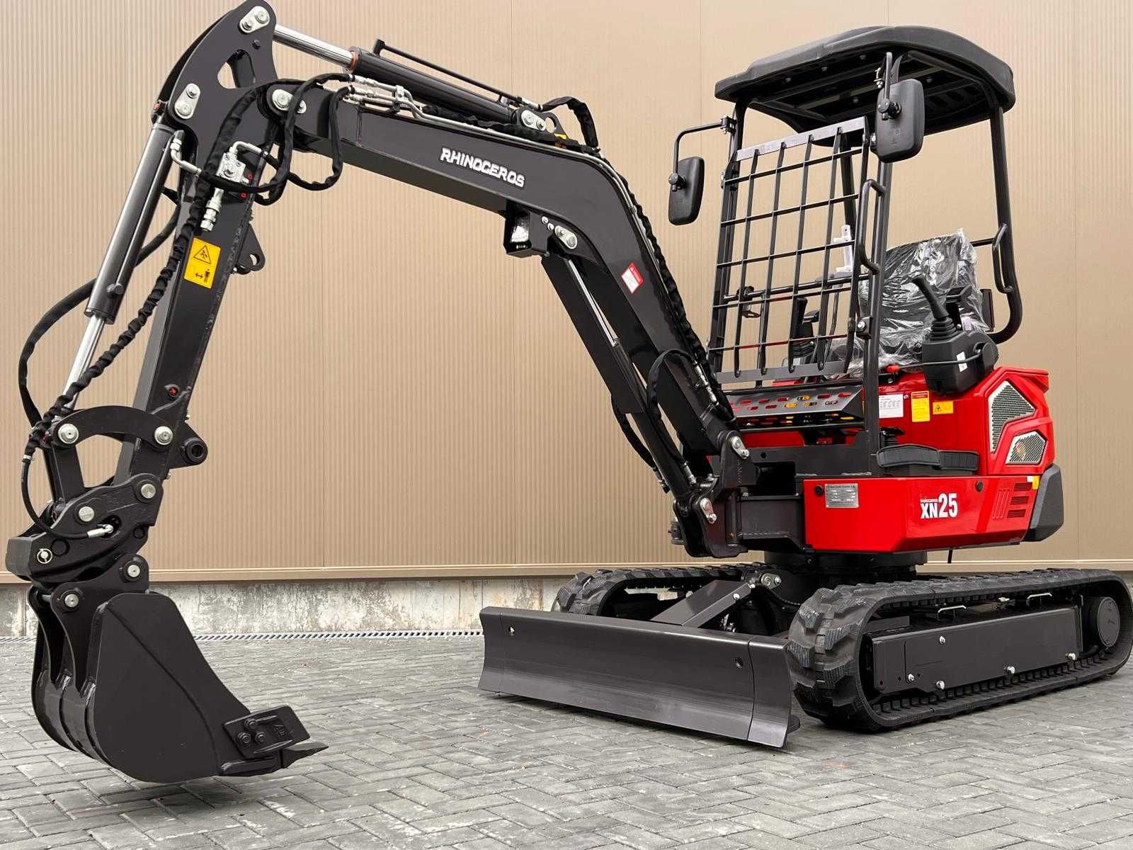 MINI GIRATORIA RHINOCEROS XN25 2500KG motor Kubota