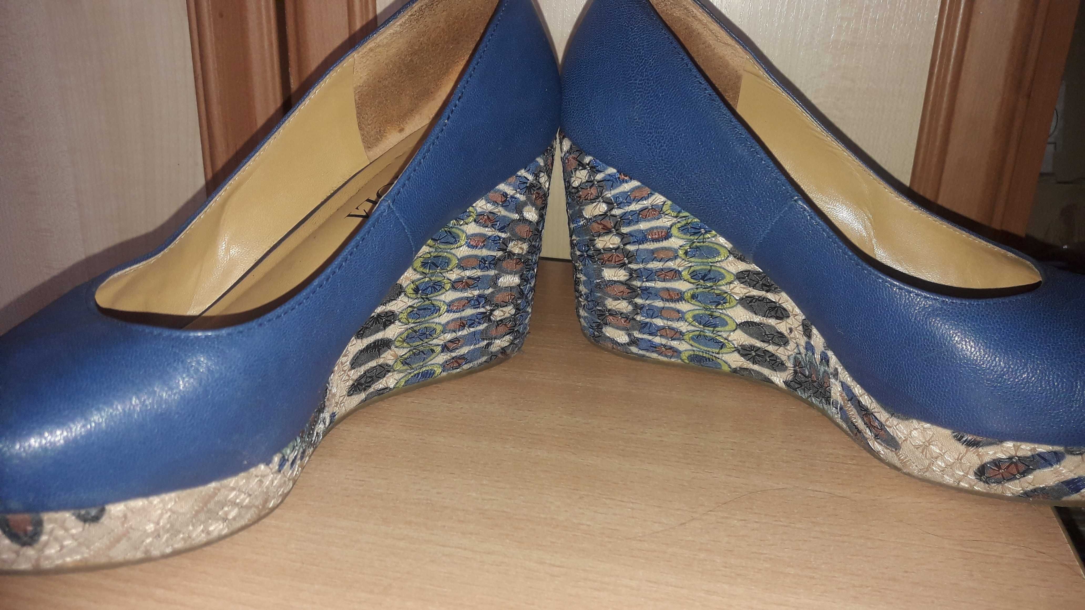 Piękne buty na koturnie r.37 Scaviola