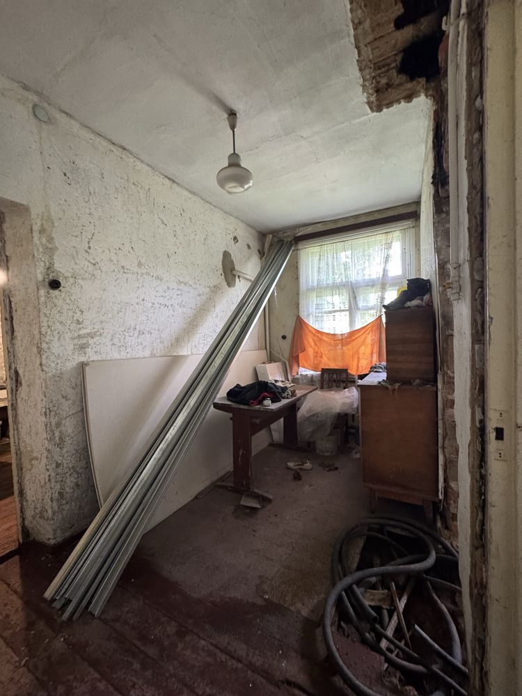 Частина будинку 46.4 м квадратних з прилеглою територією