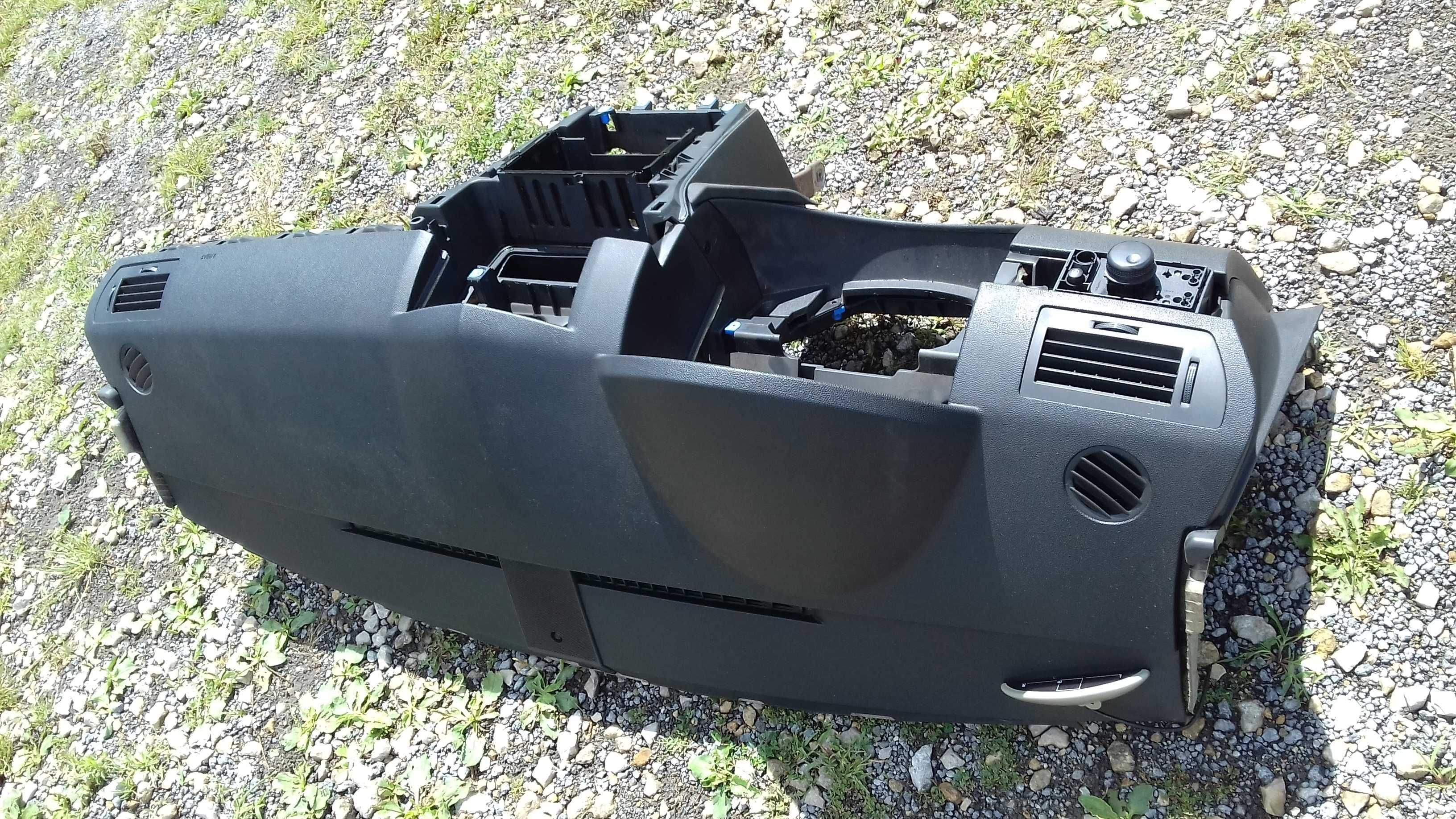 Opel Astra H 3 deska rozdzielcza airbag pasażera i kierowcy