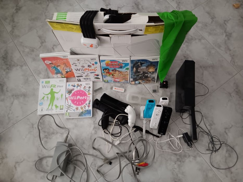 Wii, alguns acessórios e jogos