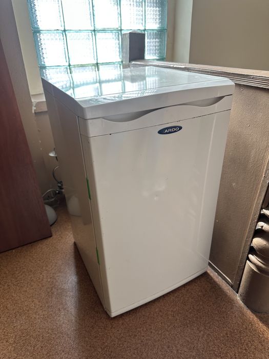 Lodówka podblatowa ARDO sprawna