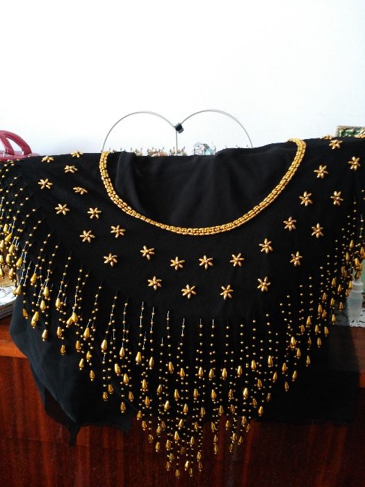 Moda gola com dourado