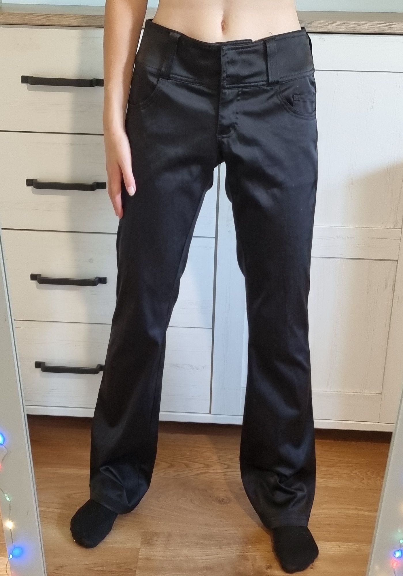 Czarne spodnie H&M rozmiar M nowe