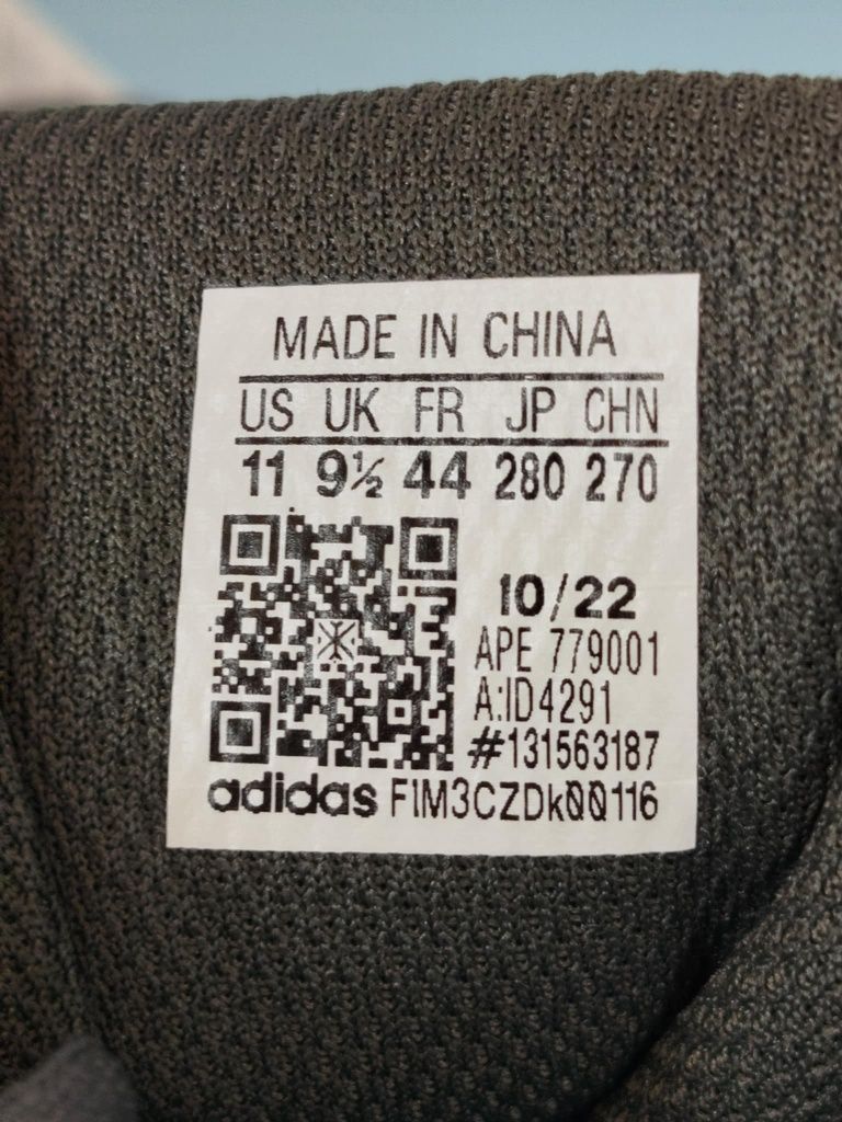 Buty Adidas Response CL w rozmiarze 44