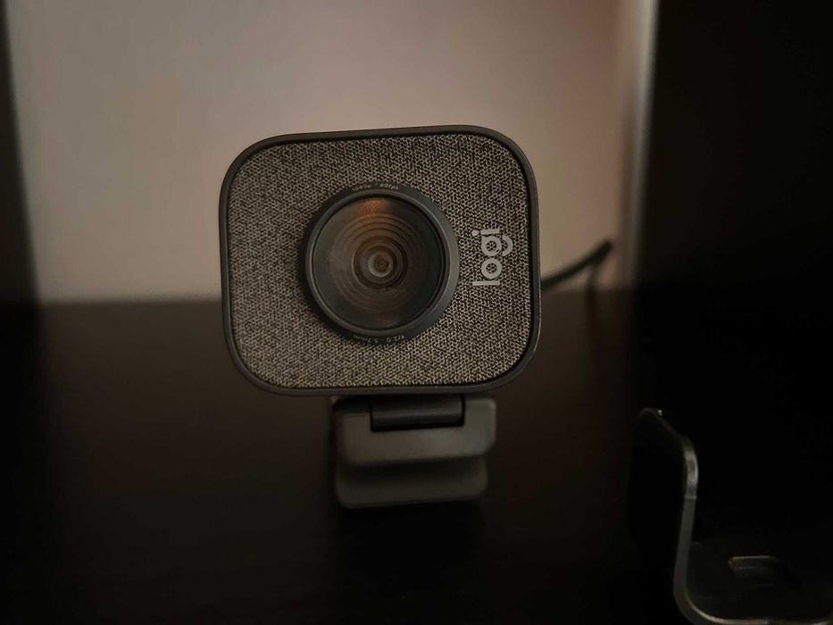 Logitech StreamCam | €70 | Câmara de Streaming Full HD | Estado Usado