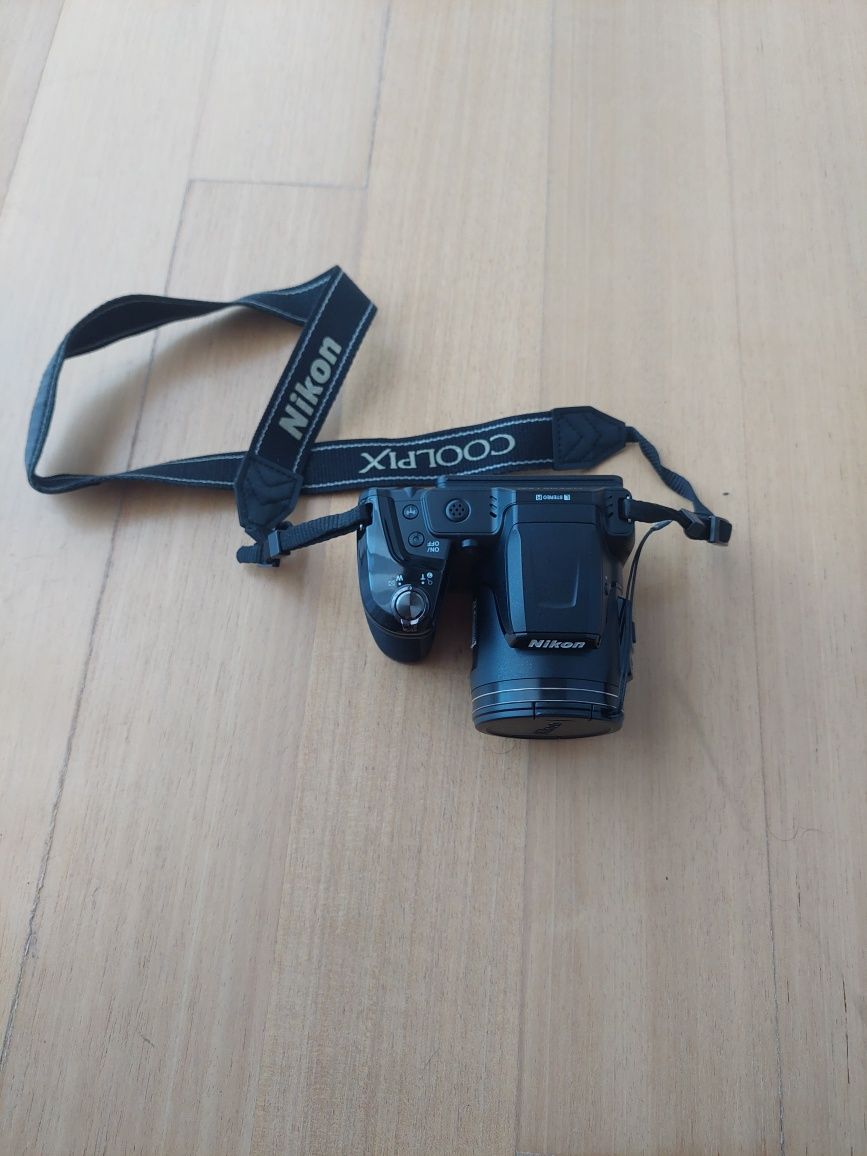 Máquina fotográfica Nikon coolpix L840